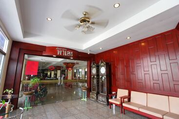 هتل Chumphon Palace
