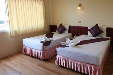 هتل Chumphon Palace