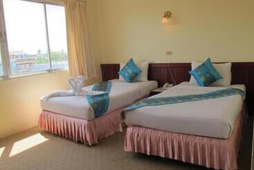 هتل Chumphon Palace