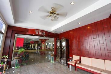 هتل Chumphon Palace