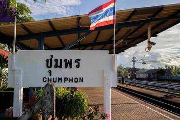 هتل Chumphon Palace