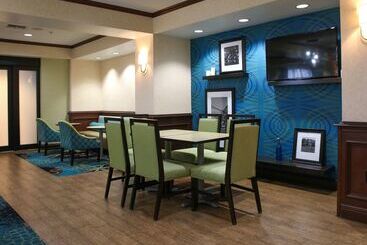 هتل Hampton Inn Kingsville