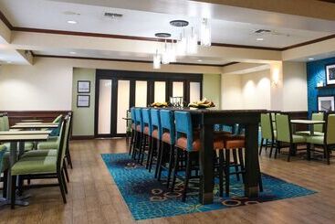 هتل Hampton Inn Kingsville
