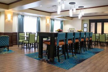 هتل Hampton Inn Kingsville