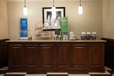 هتل Hampton Inn Kingsville