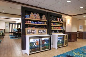 هتل Hampton Inn Kingsville