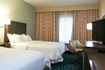 هتل Hampton Inn Kingsville