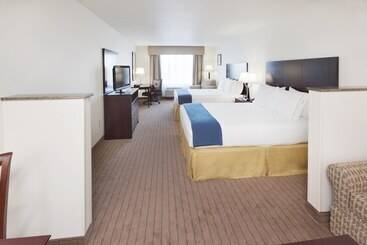 هتل Holiday Inn Express & Suites Omaha I 80, An Ihg