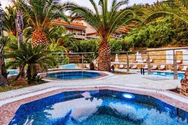Lagomandra Hotel And Spa