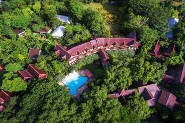 هتل Phuwanalee Resort