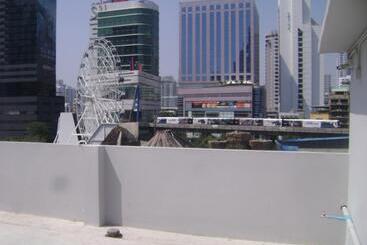 هتل Rezt Bangkok   Hostel