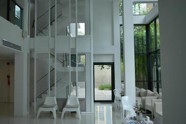 هتل Rezt Bangkok   Hostel