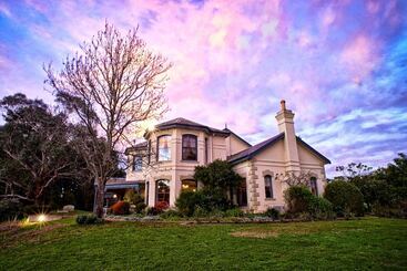 هتل Woodman Estate Luxury Country