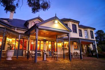 هتل Woodman Estate Luxury Country