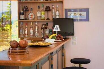 Romantica Hotel Apartments