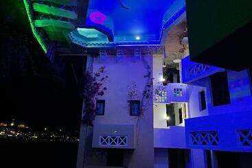 Romantica Hotel Apartments