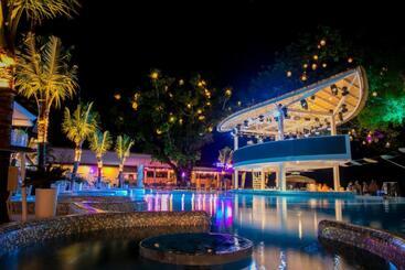 هتل Arkbar Beach Club