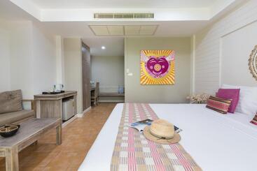 هتل Arkbar Beach Club