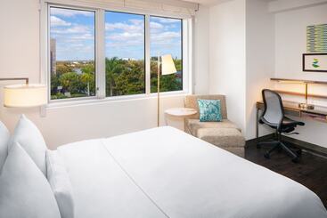 هتل Element Miami International Airport