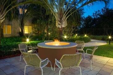 هتل Element Miami International Airport
