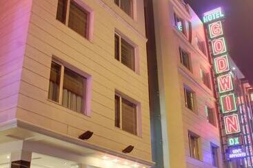호텔 Godwin Deluxe  Near New Delhi Railway Station   Paharganj