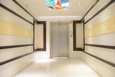 호텔 Godwin Deluxe  Near New Delhi Railway Station   Paharganj