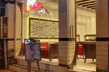 호텔 Godwin Deluxe  Near New Delhi Railway Station   Paharganj