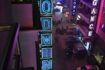 هتل Godwin Deluxe  Near New Delhi Railway Station   Paharganj