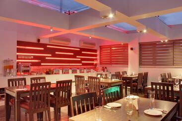 هتل Godwin Deluxe  Near New Delhi Railway Station   Paharganj