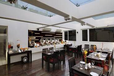 호텔 Godwin Deluxe  Near New Delhi Railway Station   Paharganj