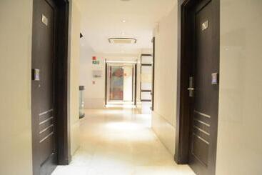 호텔 Godwin Deluxe  Near New Delhi Railway Station   Paharganj