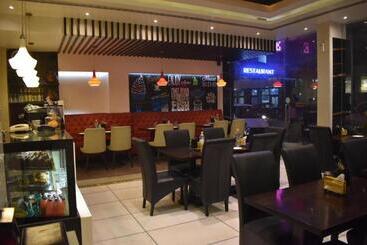 호텔 Godwin Deluxe  Near New Delhi Railway Station   Paharganj