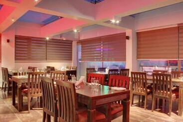 호텔 Godwin Deluxe  Near New Delhi Railway Station   Paharganj