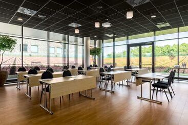 هتل Hilton Garden Inn Leiden