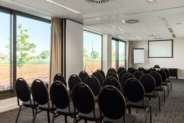 هتل Hilton Garden Inn Leiden