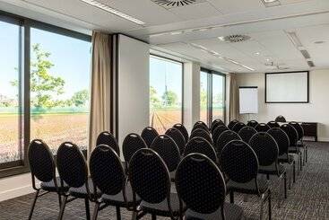 هتل Hilton Garden Inn Leiden