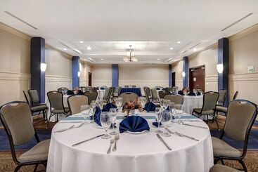 هتل Holiday Inn Detroit Metro Airport, An Ihg