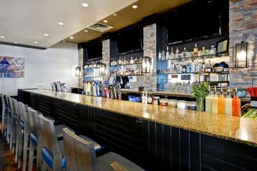 هتل Holiday Inn Detroit Metro Airport, An Ihg