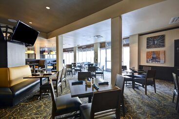 هتل Holiday Inn Detroit Metro Airport, An Ihg