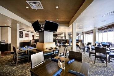 هتل Holiday Inn Detroit Metro Airport, An Ihg