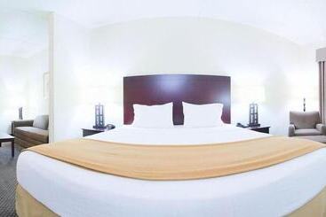 هتل Holiday Inn Express & Suites Chicago West O Hare Arpt Area , An Ihg