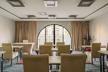 ホテル Holiday Inn łódź, An Ihg