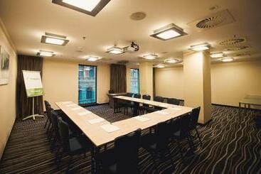 ホテル Holiday Inn łódź, An Ihg