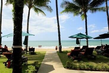 هتل Khaolak Bayfront Resort