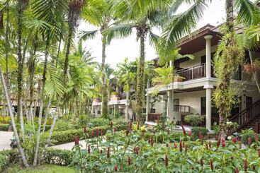 هتل Khaolak Bayfront Resort