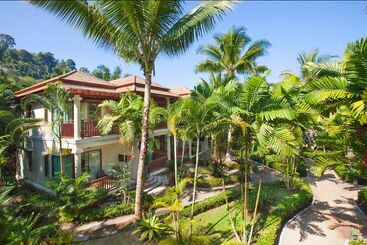 هتل Khaolak Bayfront Resort