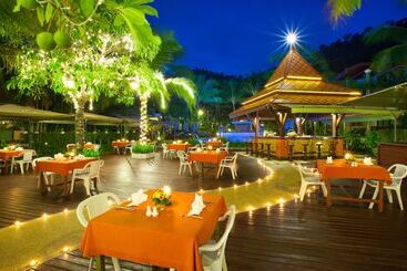 هتل Khaolak Bayfront Resort