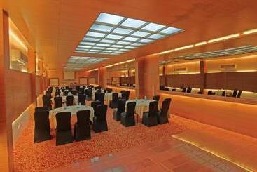 هتل Le Royale Residency