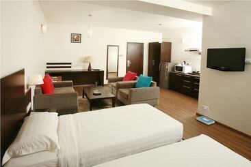 هتل Le Royale Residency