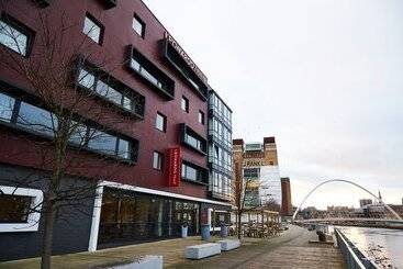 هتل Leonardo Newcastle Quayside